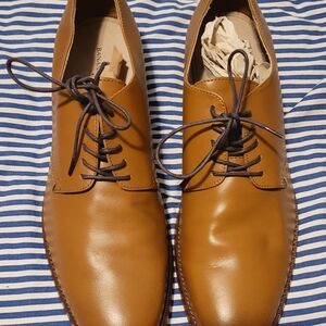 Banana Republic Tan Leather Oxfords